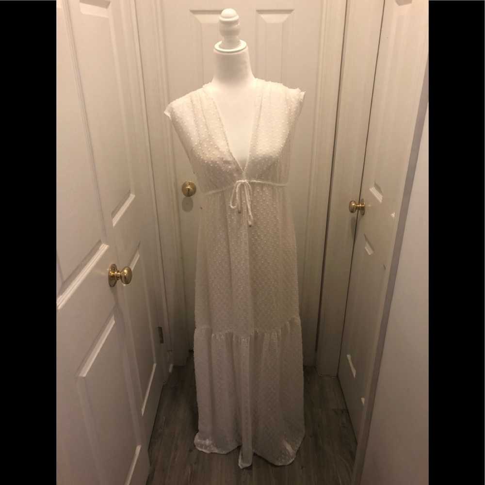 Long sleeveless  white boho tiered dress